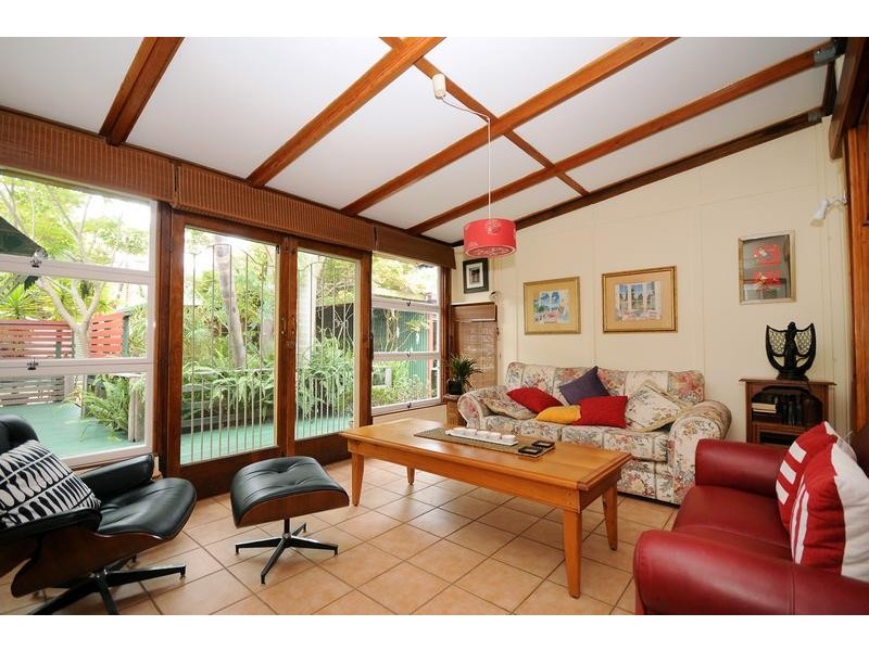 19 Bridge Street, Mount Lofty QLD 4350