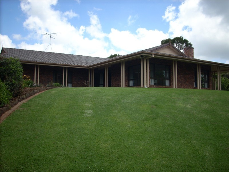 219 Rowbotham Street, Middle Ridge QLD 4350