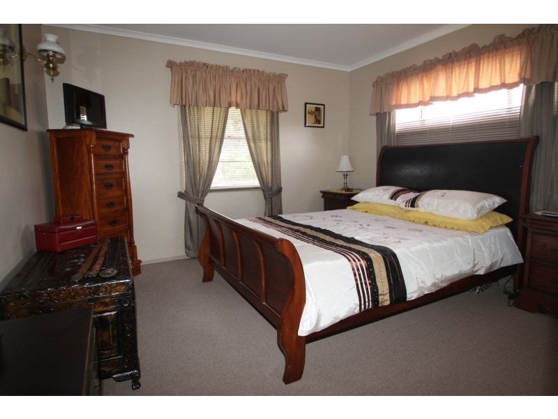 47 Knockator Crescent, Centenary Heights QLD 4350