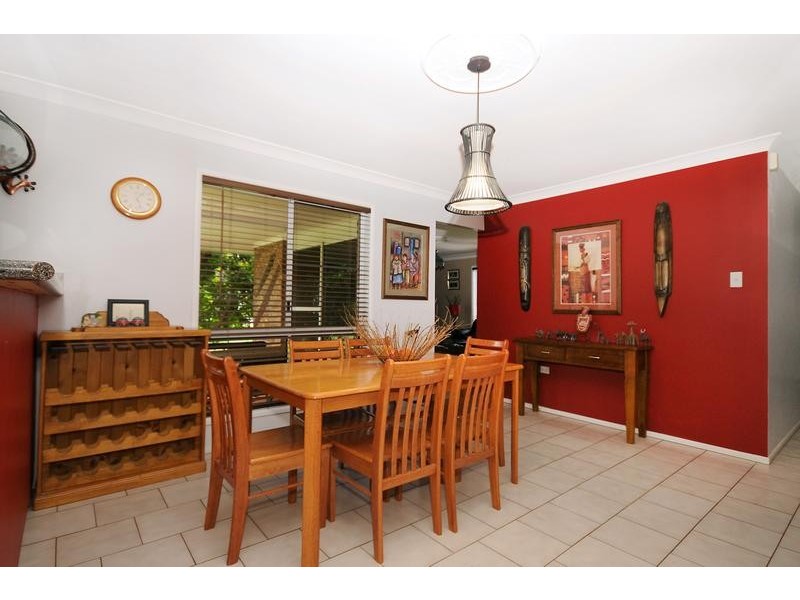 1 Selkirk Court, Highfields QLD 4352