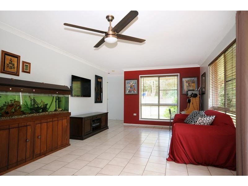 1 Selkirk Court, Highfields QLD 4352