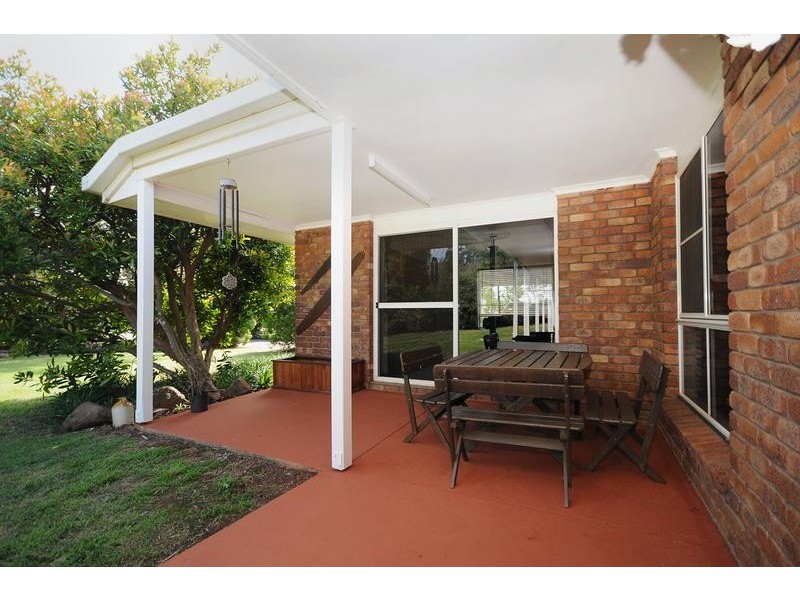 1 Selkirk Court, Highfields QLD 4352