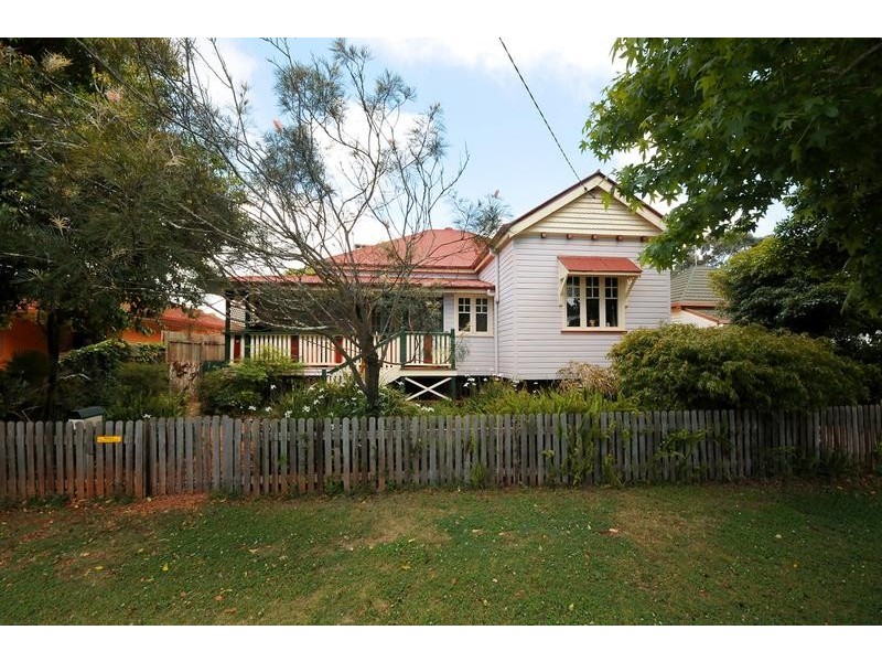 4 Wallace Street, Newtown QLD 4350