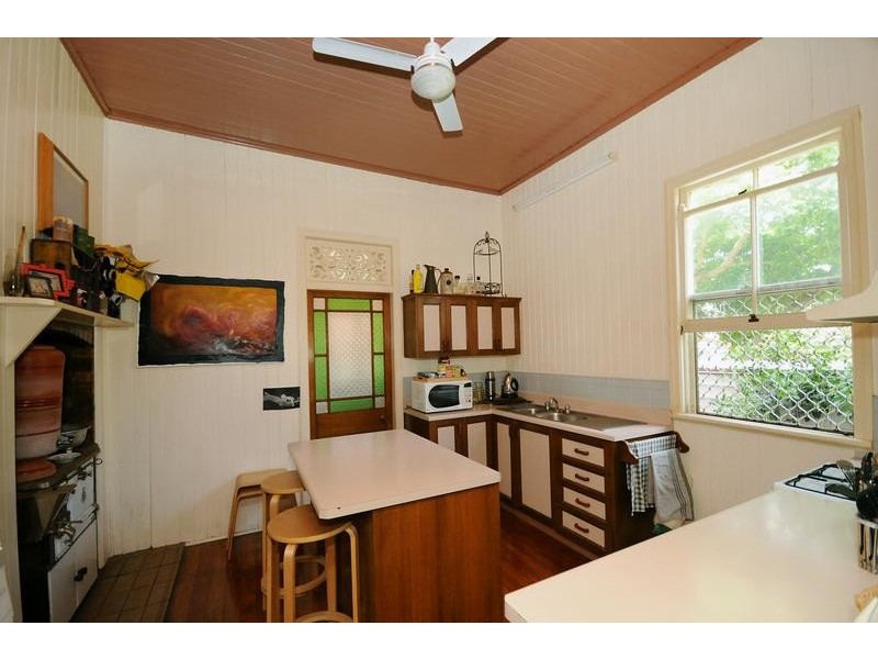 4 Wallace Street, Newtown QLD 4350