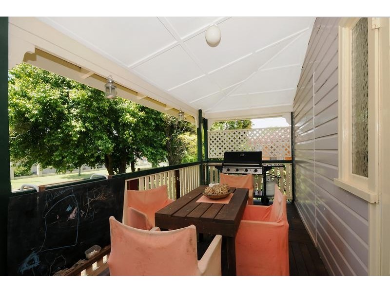 4 Wallace Street, Newtown QLD 4350