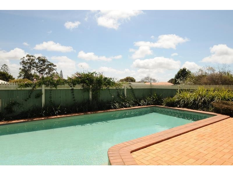 25 Buckle Court, Middle Ridge QLD 4350