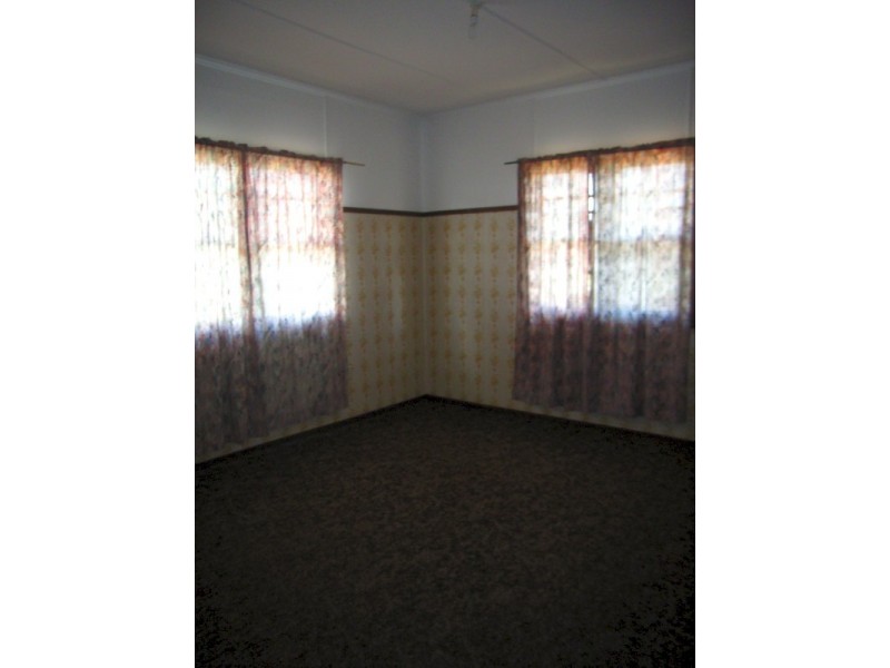 4 Blackwood Street, Harristown QLD 4350