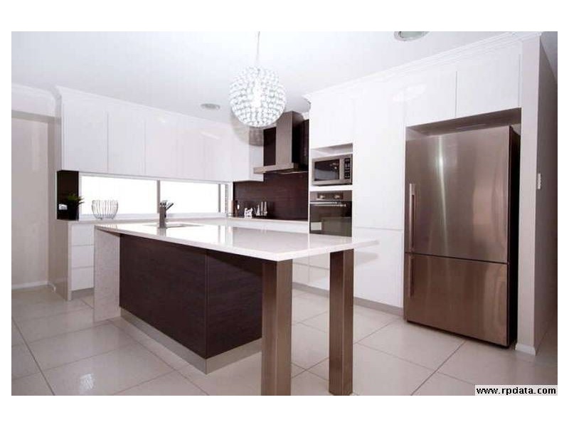 6 Kingfisher Drive, Highfields QLD 4352