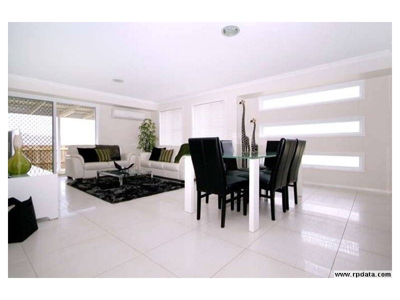 6 Kingfisher Drive, Highfields QLD 4352