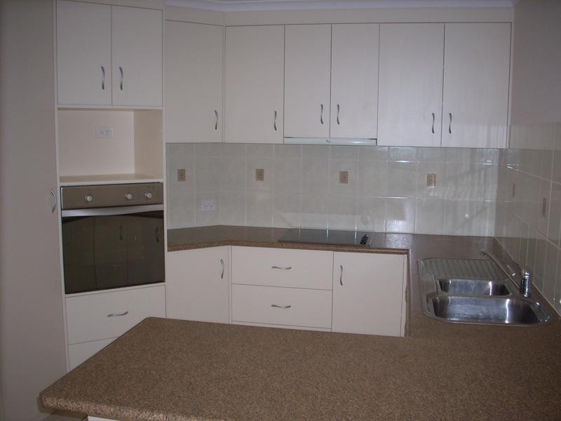 2/318B South Street, Harristown QLD 4350