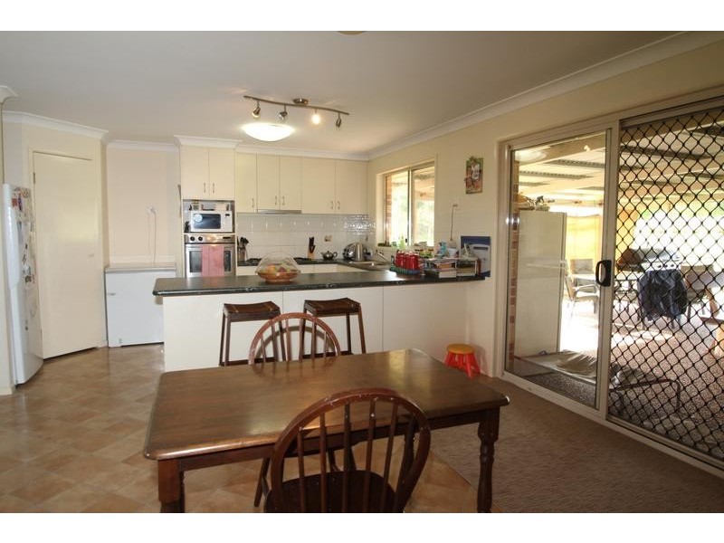 8 Andrews Court, Hodgson Vale QLD 4352