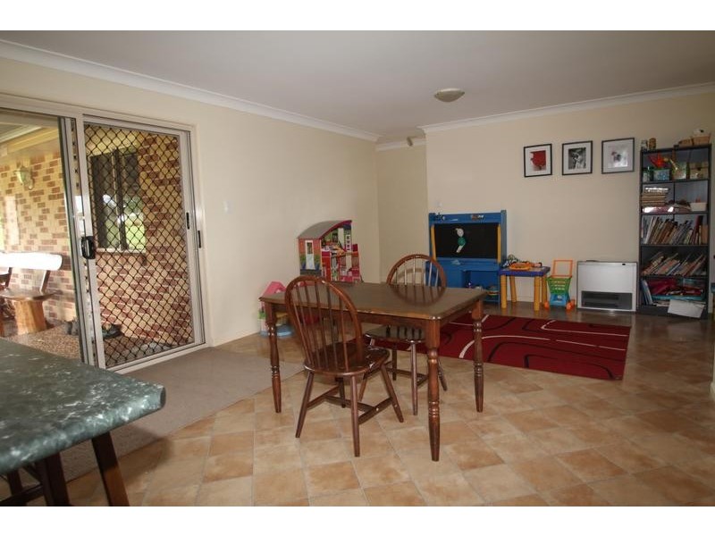 8 Andrews Court, Hodgson Vale QLD 4352