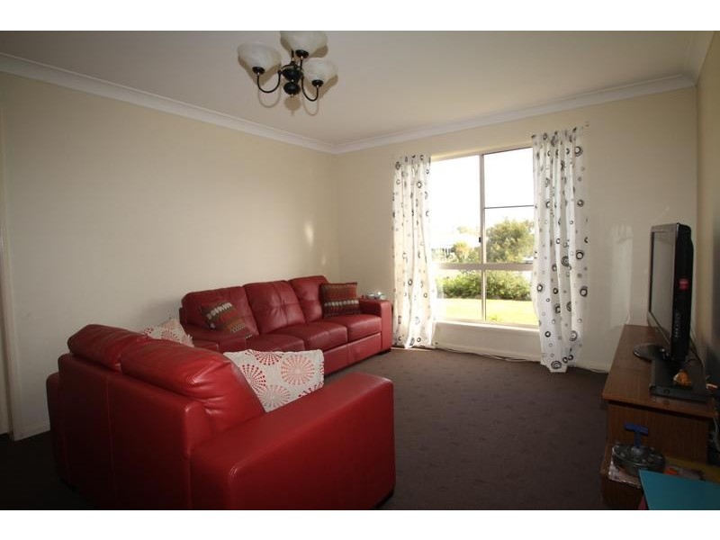 8 Andrews Court, Hodgson Vale QLD 4352