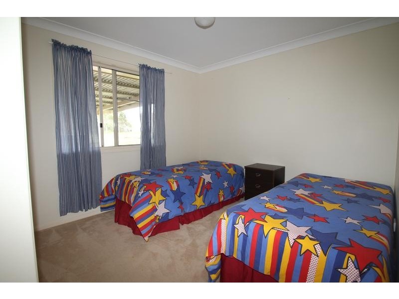 8 Andrews Court, Hodgson Vale QLD 4352