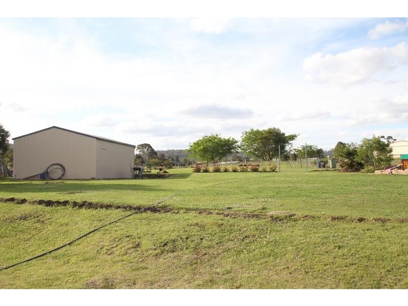 8 Andrews Court, Hodgson Vale QLD 4352