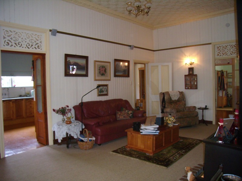 9 Doncaster Street, Newtown QLD 4350