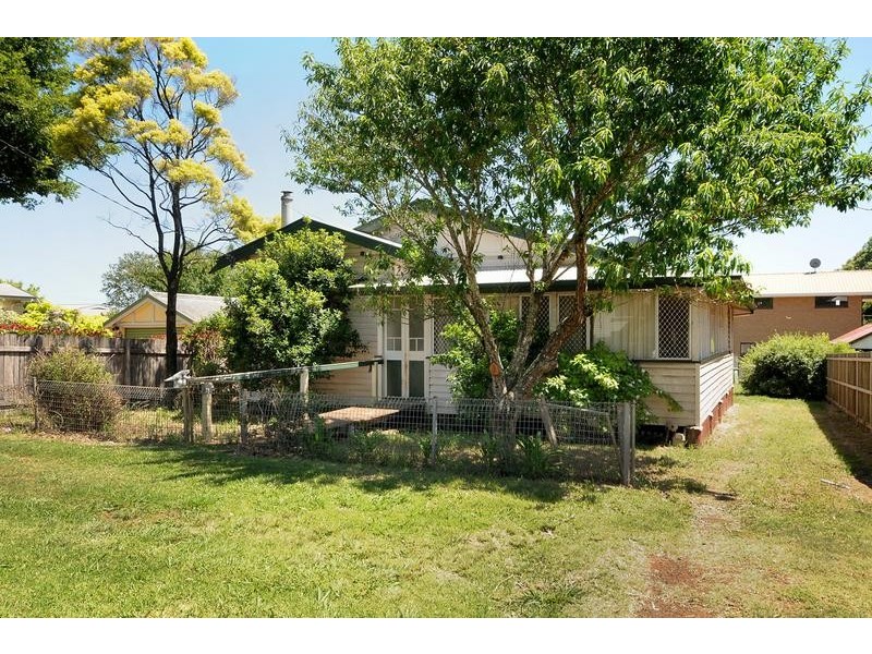 13 Leonard Street, East Toowoomba QLD 4350