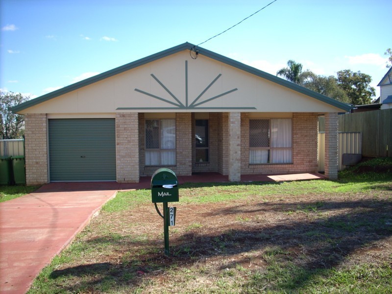 271 New England Highway, Harlaxton QLD 4350