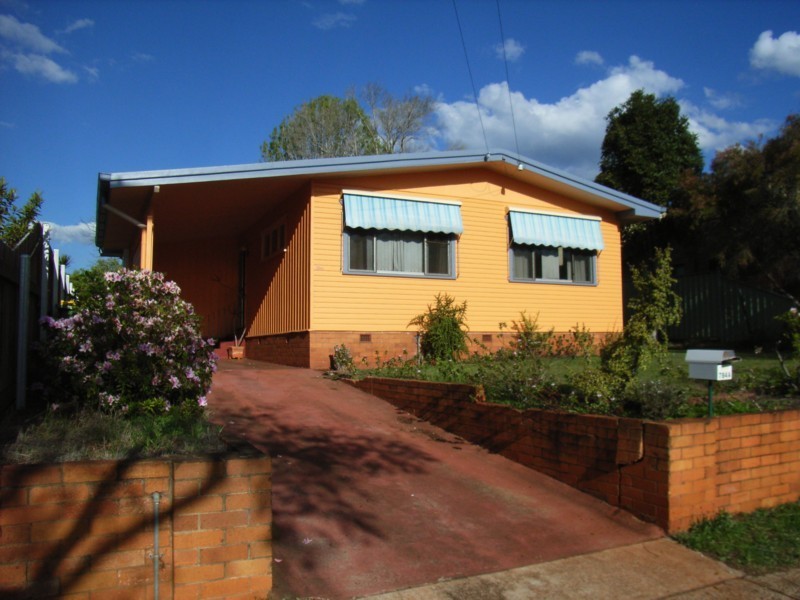 784A Ruthven Street, Kearneys Spring QLD 4350