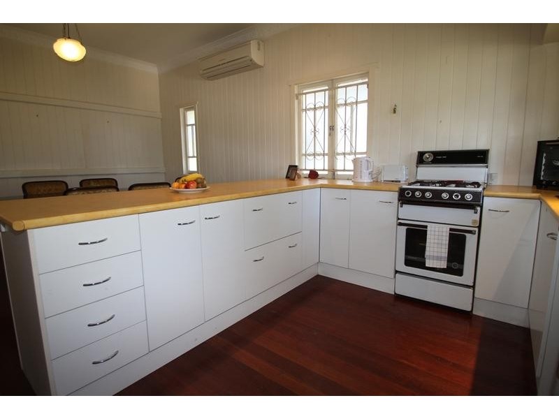 29 Tenth Avenue, Windsor QLD 4030