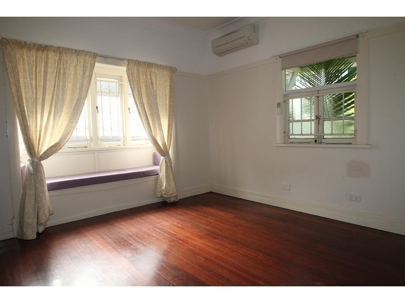 29 Tenth Avenue, Windsor QLD 4030