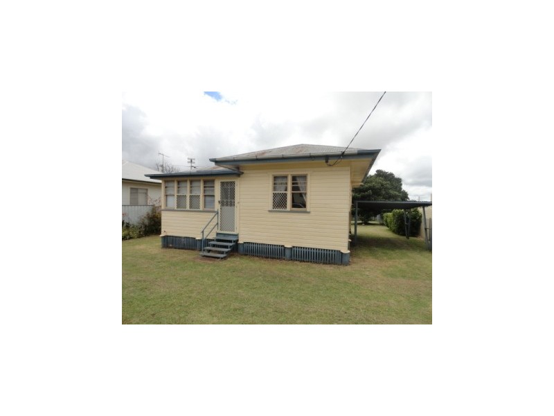 4 Blackwood Street, Harristown QLD 4350