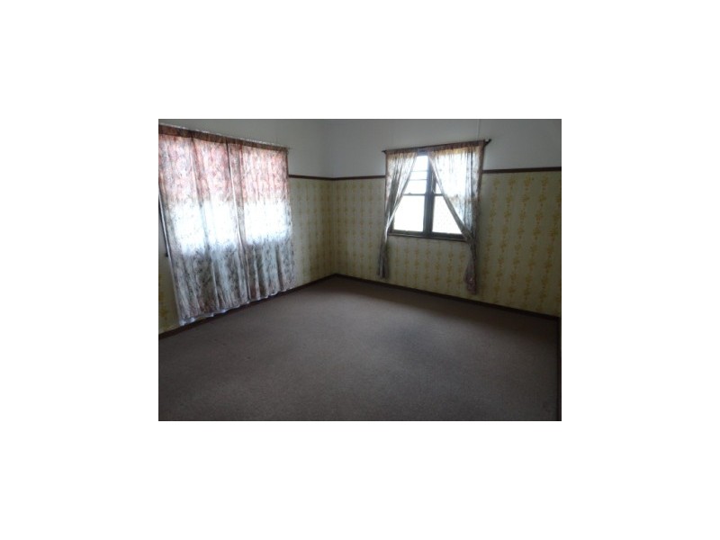 4 Blackwood Street, Harristown QLD 4350