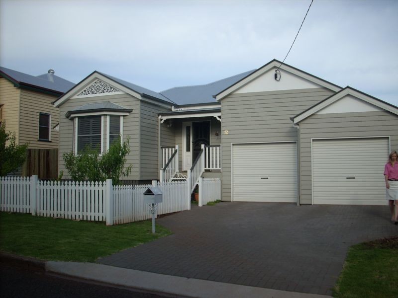 12 Edward Street, North Toowoomba QLD 4350