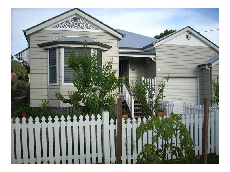 12 Edward Street, North Toowoomba QLD 4350