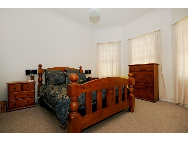 68 Jellicoe Street, Mount Lofty QLD 4350