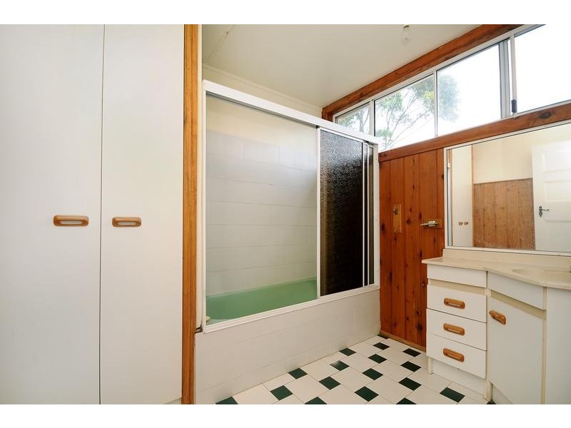 68 Jellicoe Street, Mount Lofty QLD 4350