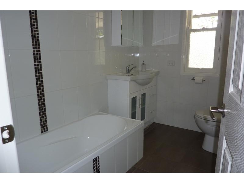 11 Knight Street, North Toowoomba QLD 4350