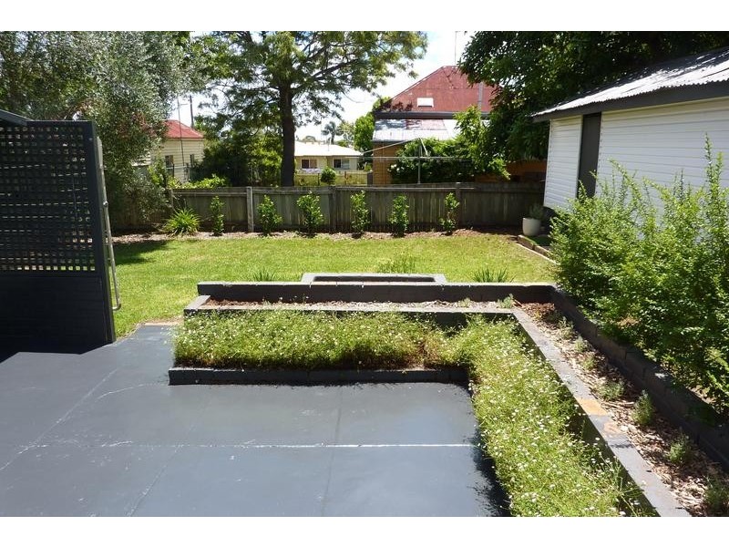 11 Knight Street, North Toowoomba QLD 4350