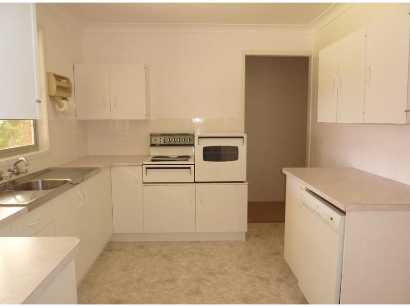 22 Chilla Street, Harristown QLD 4350