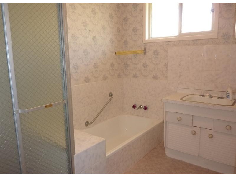 22 Chilla Street, Harristown QLD 4350