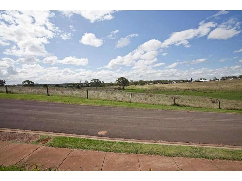 58 Steinberg Road, Highfields QLD 4352