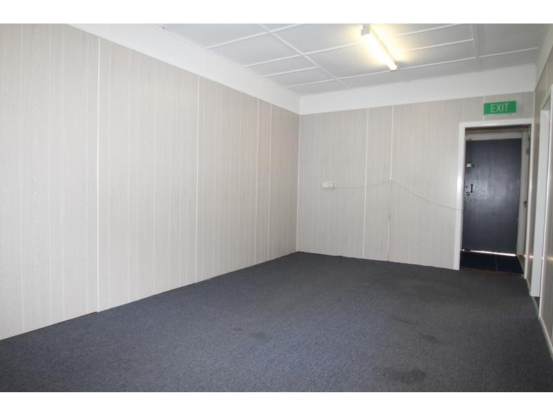 6 Robertson Street, South Toowoomba QLD 4350