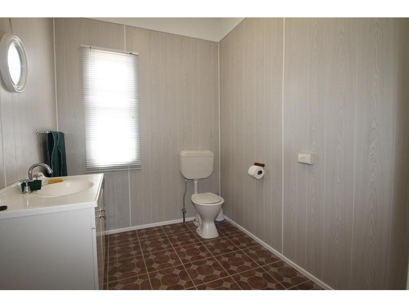 6 Robertson Street, South Toowoomba QLD 4350