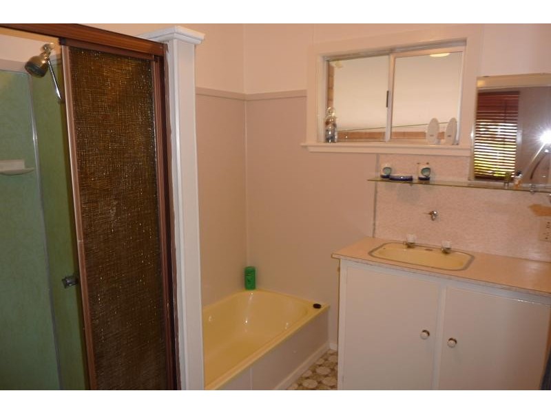 19 Tynedale Avenue, Newtown QLD 4350