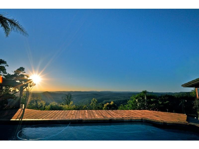 6 Burraway Court, Middle Ridge QLD 4350