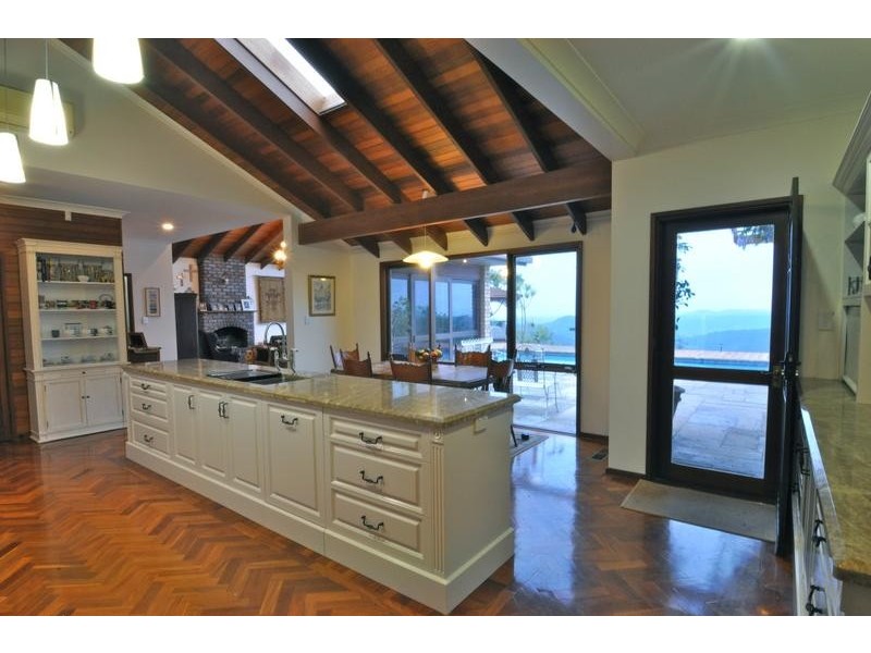 6 Burraway Court, Middle Ridge QLD 4350