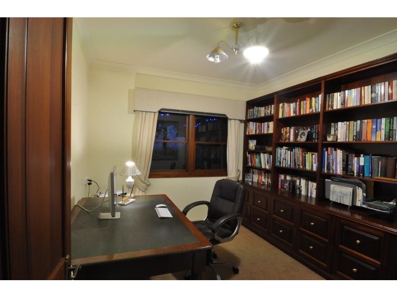 6 Burraway Court, Middle Ridge QLD 4350