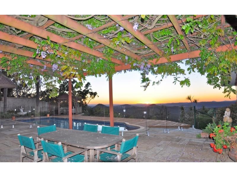 6 Burraway Court, Middle Ridge QLD 4350