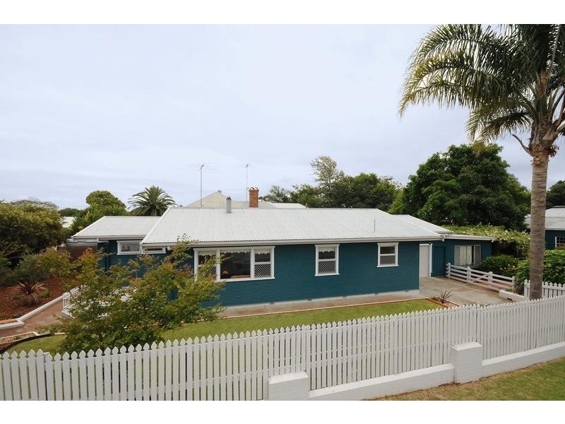 45 Bridge Street, Mount Lofty QLD 4350