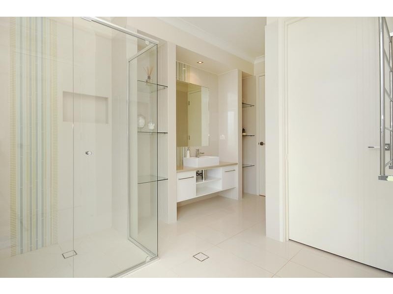 61 Wood Drive, Middle Ridge QLD 4350