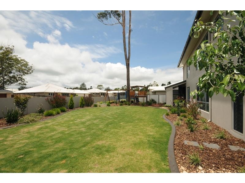 61 Wood Drive, Middle Ridge QLD 4350