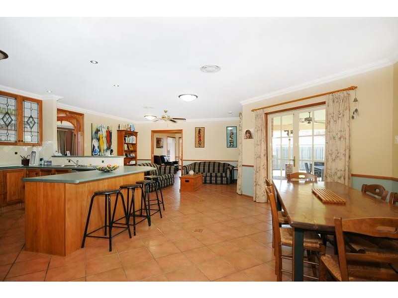 2 Howard Street, Middle Ridge QLD 4350