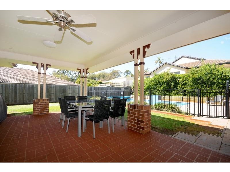 2 Howard Street, Middle Ridge QLD 4350