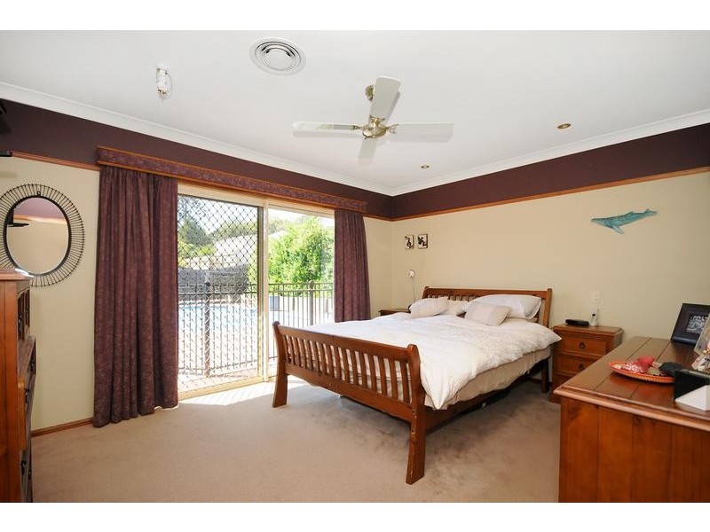 2 Howard Street, Middle Ridge QLD 4350