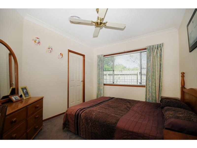 2 Howard Street, Middle Ridge QLD 4350